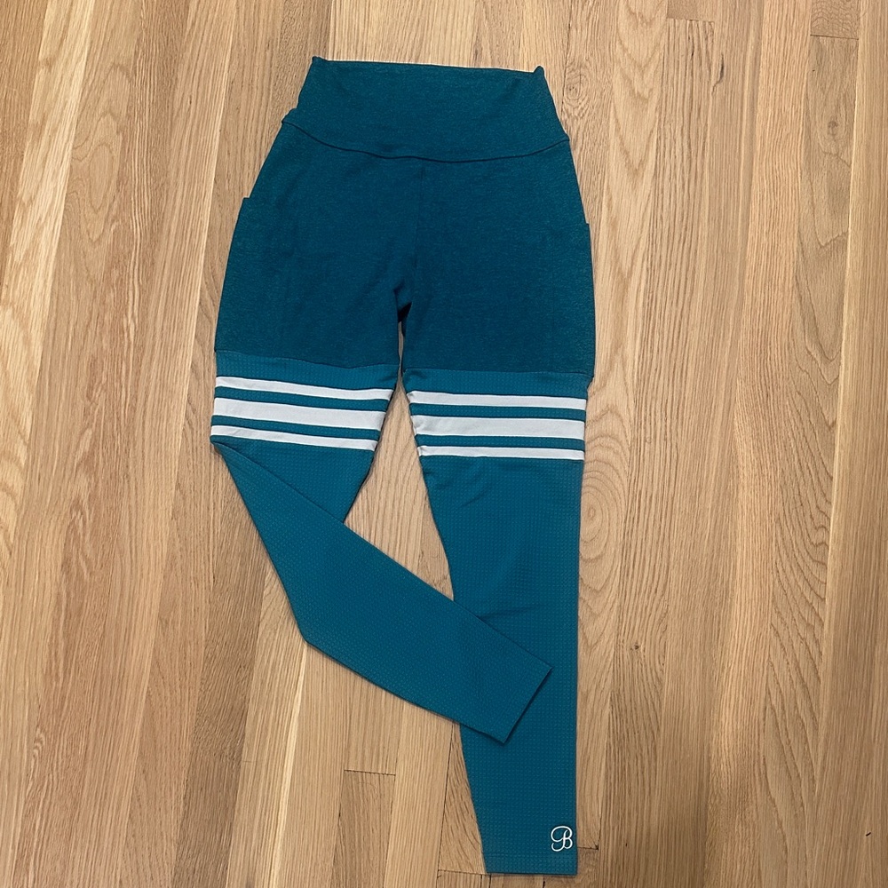 Bombshell Sportswear Scrunch Thigh High Leggings with Pockets